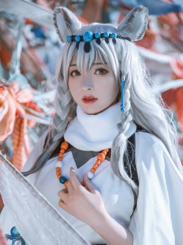 明日方舟初雪COS图