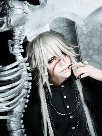 男神般的外表 来自日本的coser朔夜