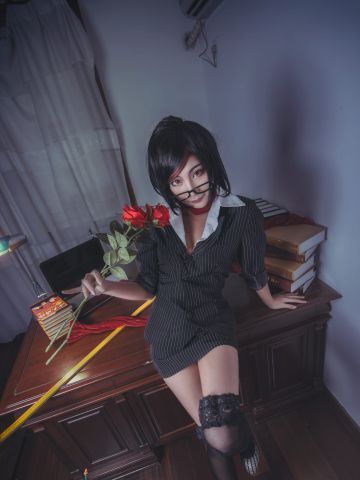 无双剑姬菲奥娜：校长，请带我去你的办公室！