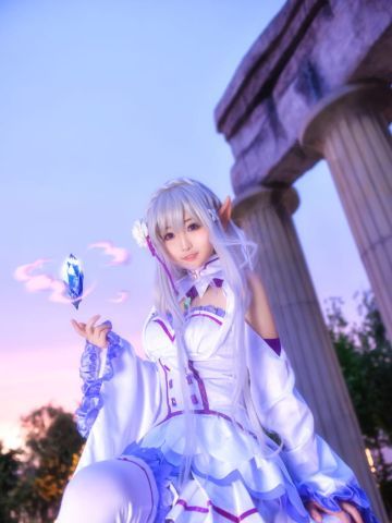 《Re：》cos 捕获一只艾米莉娅炭