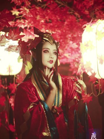 阴阳师染红了的枫叶林 鬼女红叶觉醒cos