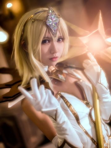 光辉女郎拉克丝 终极皮肤光元素使COS