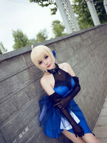Saber蓝礼服.ver COS