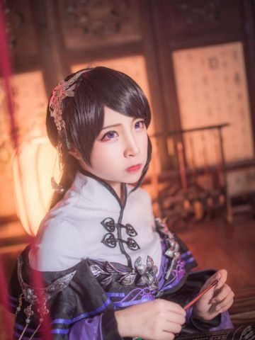 庭前万花忘枯荣，缱绻仙谷不知年