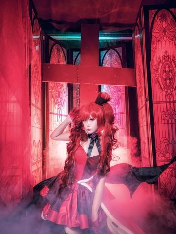 爱丽丝漫游仙境红心女王手办版