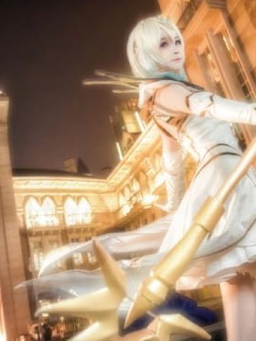 英雄联盟 寒冬中闪亮冻人的拉克丝 cosplay