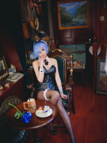 蕾姆兔女郎黑丝 cosplay