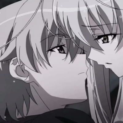 动漫情侣亲吻头像一对