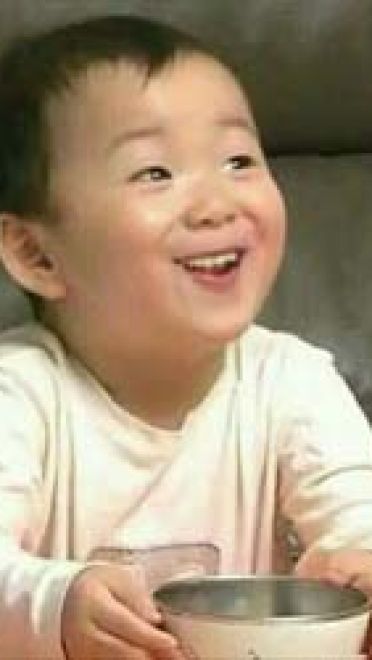 贱萌小屁孩 露齿笑系列表情包