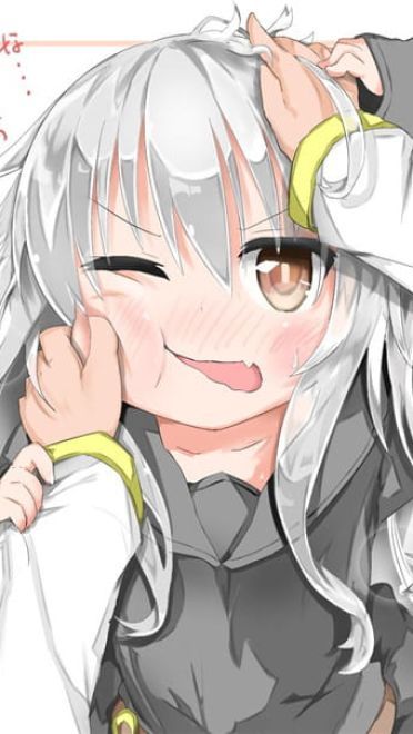 被捏脸的动漫女孩手机壁纸