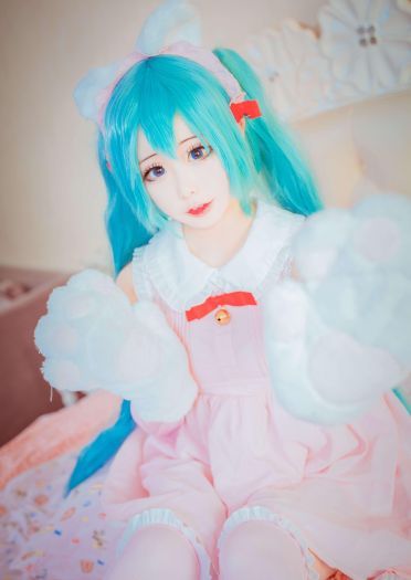 VOCALOID 粉红小猫咪miku