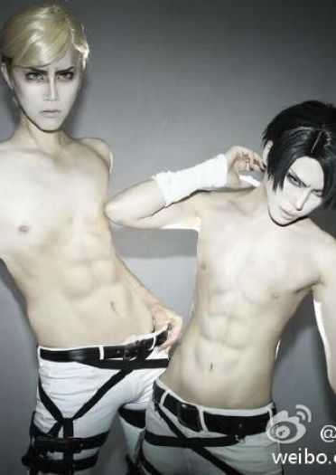 男神般的外表 来自日本的coser朔夜