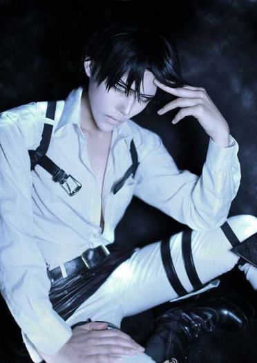 男神般的外表 来自日本的coser朔夜