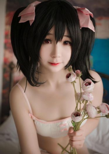 胸部神还原！lovelive失泽妮可内衣同人cos