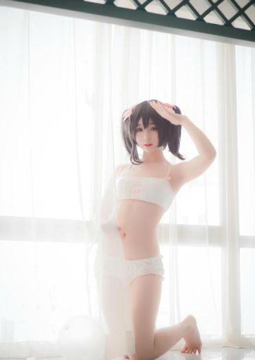 胸部神还原！lovelive失泽妮可内衣同人cos