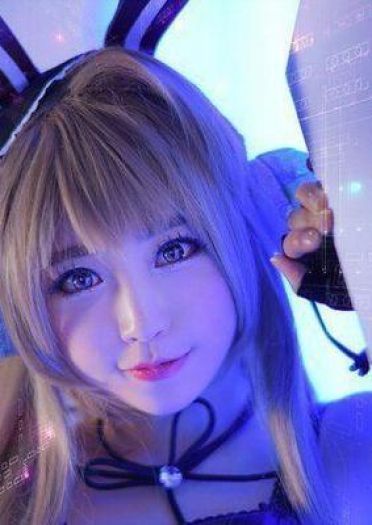 兔耳搭配蓬蓬裙 螺旋猫萌妹COS南小鸟