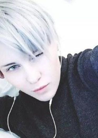 又是种族优势！冰上的尤里 维克托的COS