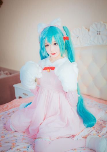 VOCALOID 粉红小猫咪miku