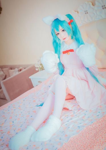 VOCALOID 粉红小猫咪miku