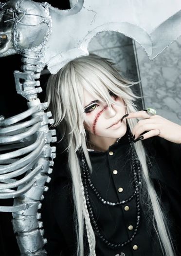 男神般的外表 来自日本的coser朔夜