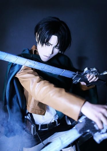 男神般的外表 来自日本的coser朔夜