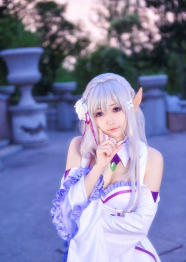 《Re：》cos 捕获一只艾米莉娅炭