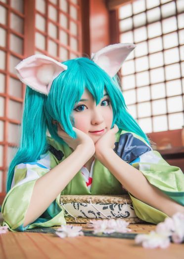 初音未来 动物学院cos 一只懒散的猫咪