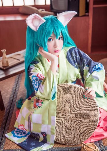 初音未来 动物学院cos 一只懒散的猫咪