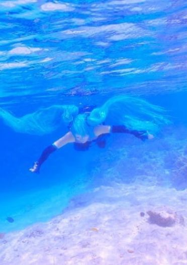 日本旅拍coser 在水中梦幻的深海少女