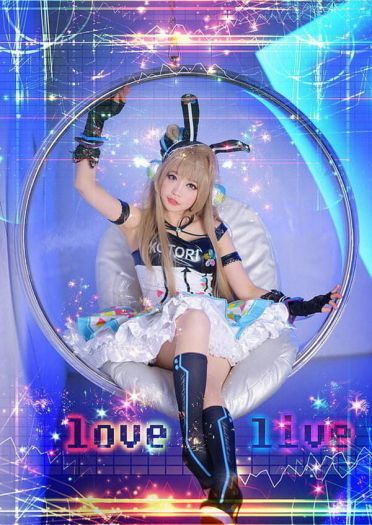 兔耳搭配蓬蓬裙 螺旋猫萌妹COS南小鸟