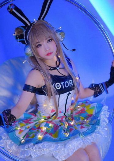 兔耳搭配蓬蓬裙 螺旋猫萌妹COS南小鸟