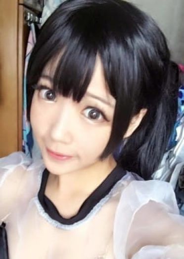 原来是深藏不露啊！ 软萌coser晒泳装写真