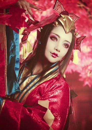 阴阳师染红了的枫叶林 鬼女红叶觉醒cos