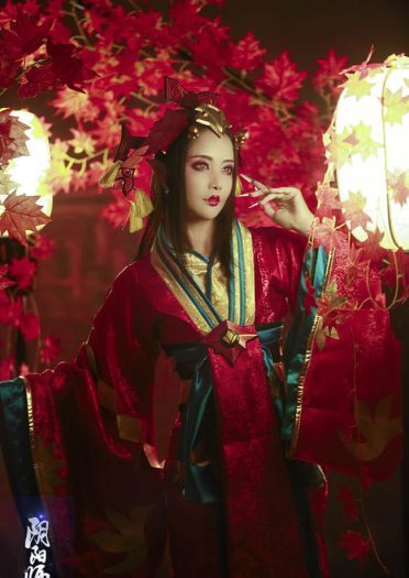 阴阳师染红了的枫叶林 鬼女红叶觉醒cos