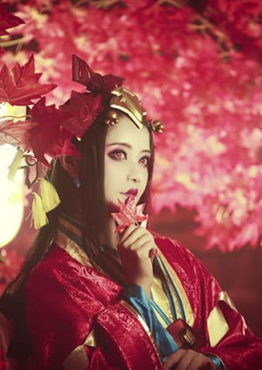 阴阳师染红了的枫叶林 鬼女红叶觉醒cos