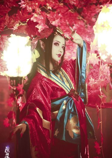 阴阳师染红了的枫叶林 鬼女红叶觉醒cos