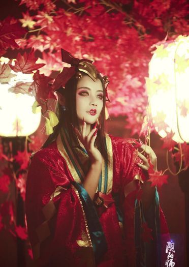 阴阳师染红了的枫叶林 鬼女红叶觉醒cos