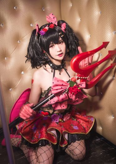 新人完美cos矢泽妮可 小恶魔觉醒