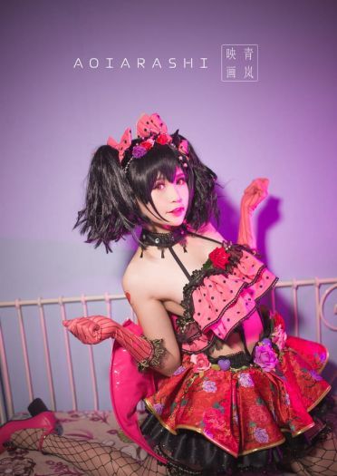 新人完美cos矢泽妮可 小恶魔觉醒