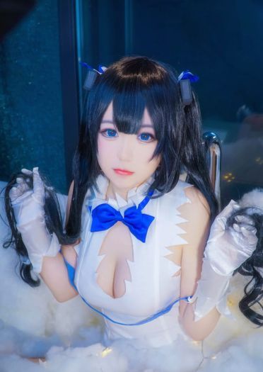 巨乳萝莉赫斯提亚 裸足福利cos