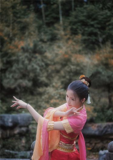 【俗世·生·上】轻罗·七秀成女