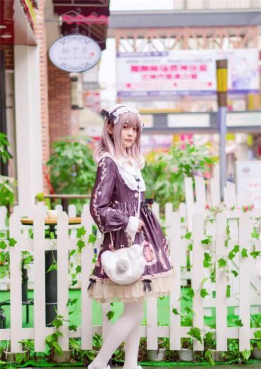 洛丽塔松林物语