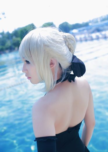 Fate/HF线 Saber·Alter 露背水着COS