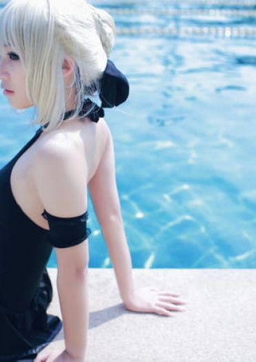 Fate/HF线 Saber·Alter 露背水着COS