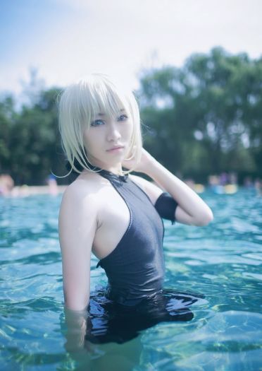 Fate/HF线 Saber·Alter 露背水着COS
