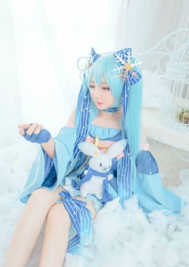 星与雪的公主 雪初音 COS