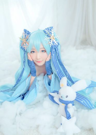 星与雪的公主 雪初音 COS