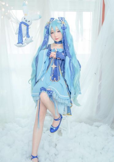 星与雪的公主 雪初音 COS