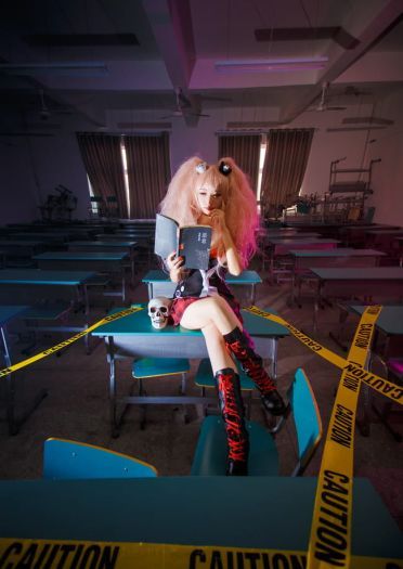 弹丸论破 绝对绝望的黑幕 江之岛盾子 COS