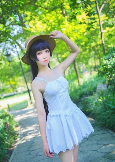 cos正片 黑猫白裙